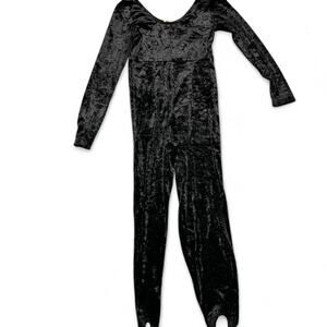 XS / S Vintage 80s black velvet jumpsuit with foot straps in excellent condition
